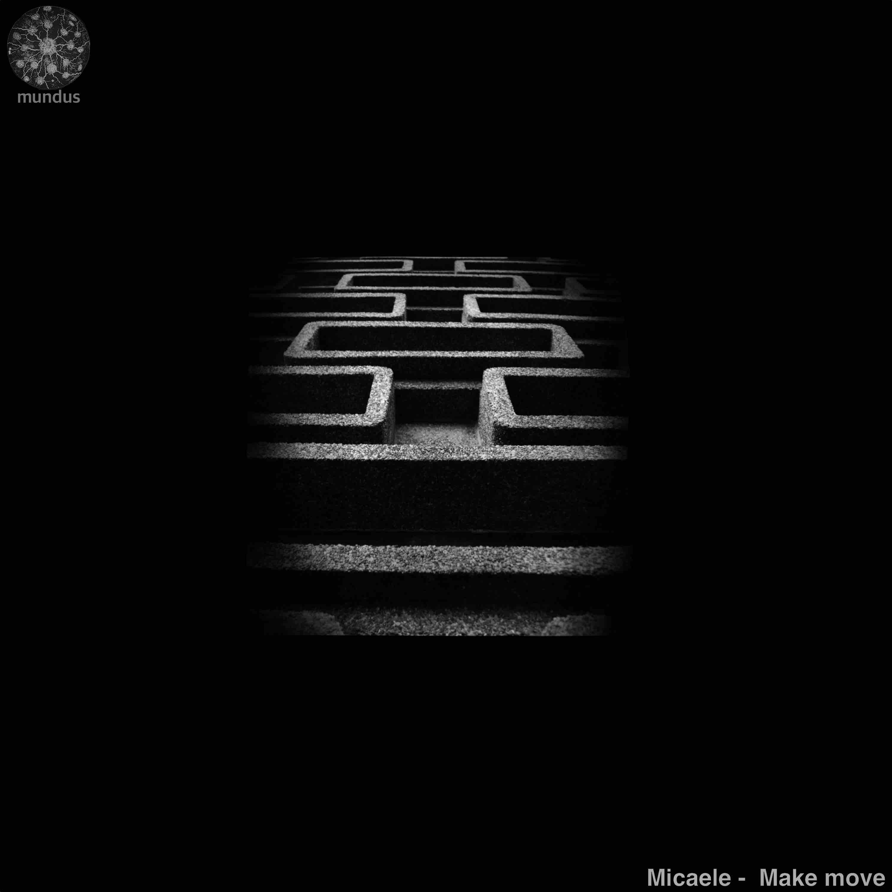 Micaele - Makes Me Move (Extended Mix)