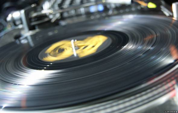 spinning vinyl предпросмотр