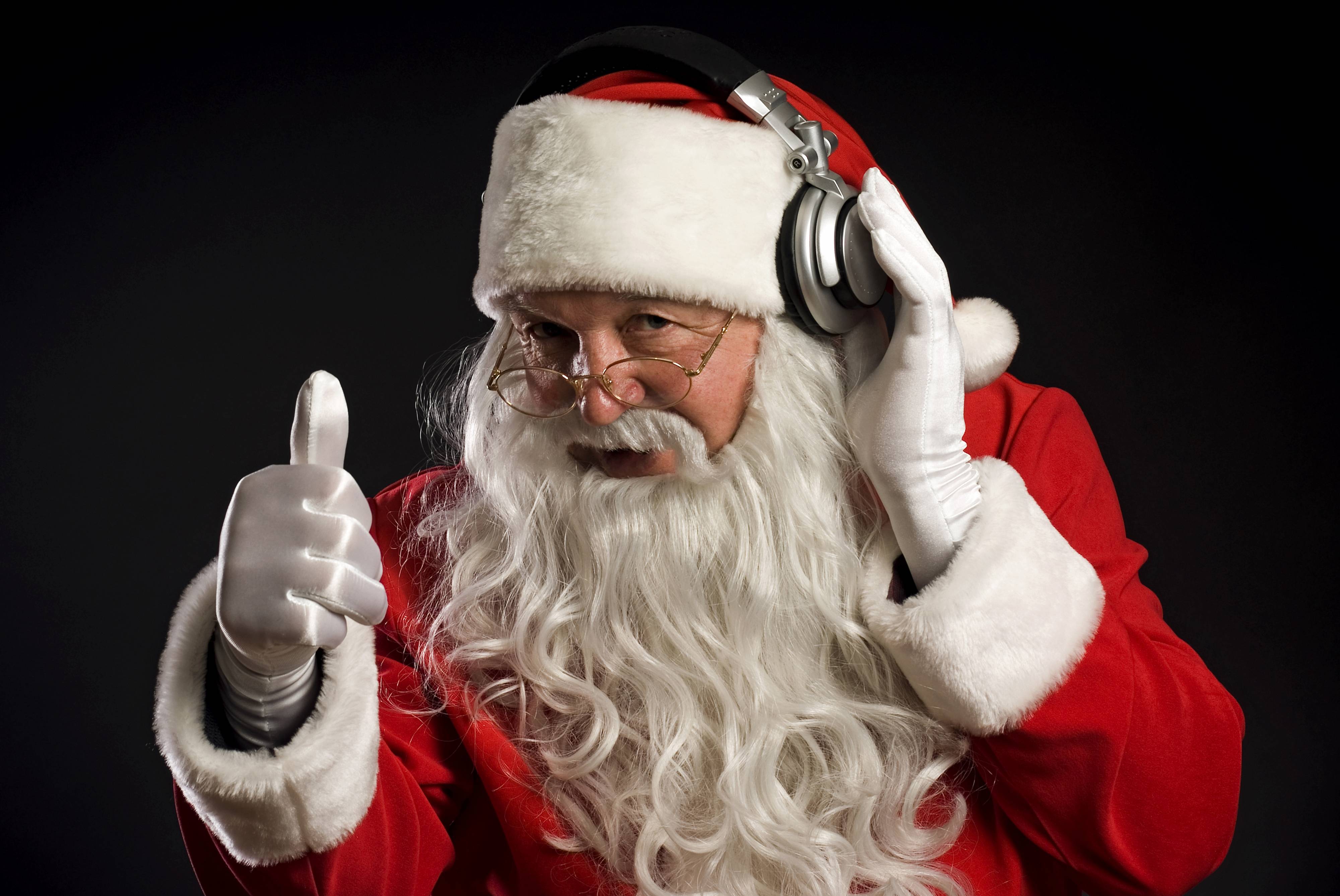 Дед Мороз слушает музыку Новый год</a></noi Новый год