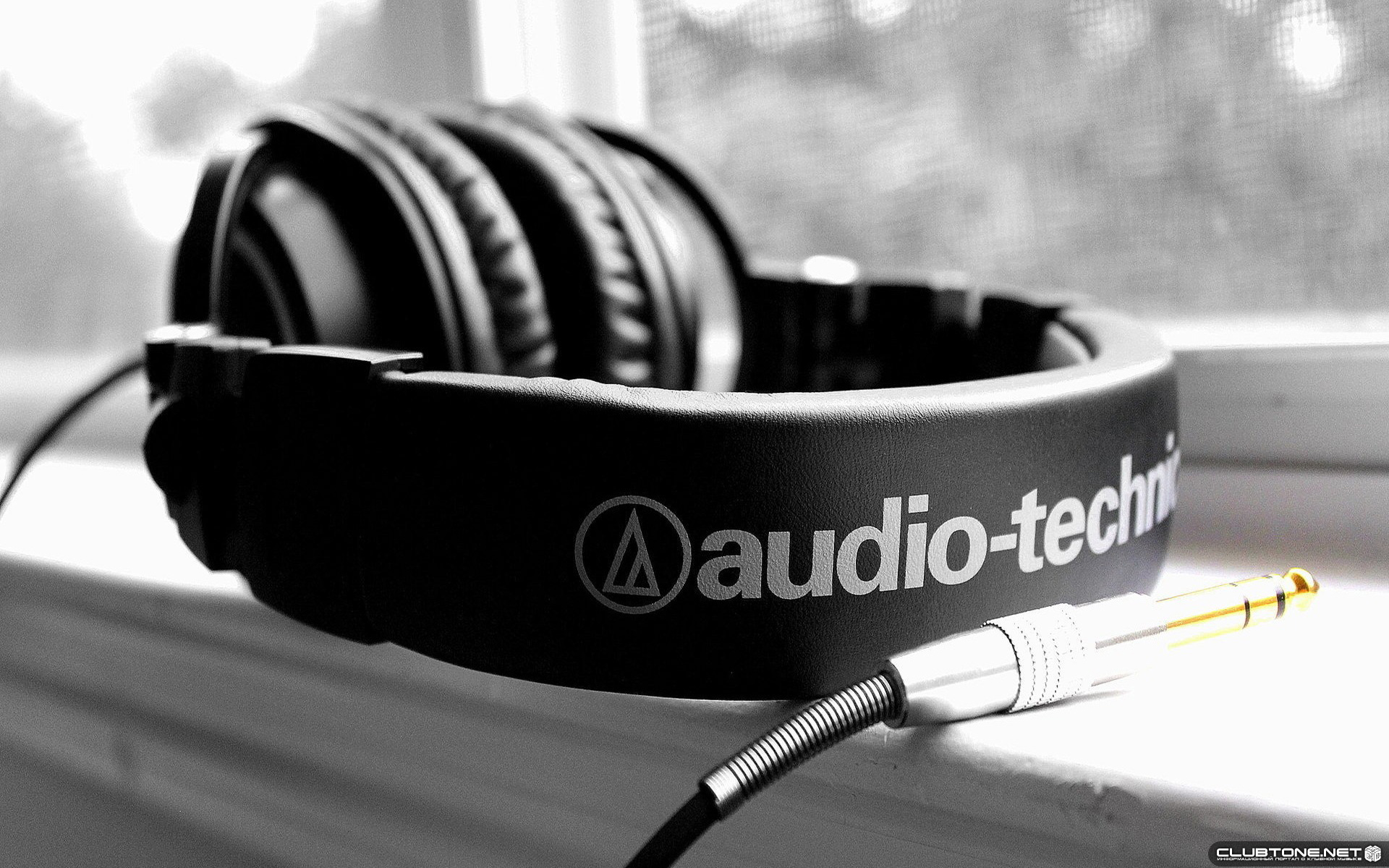 Черные наушники Audio-Technica  
