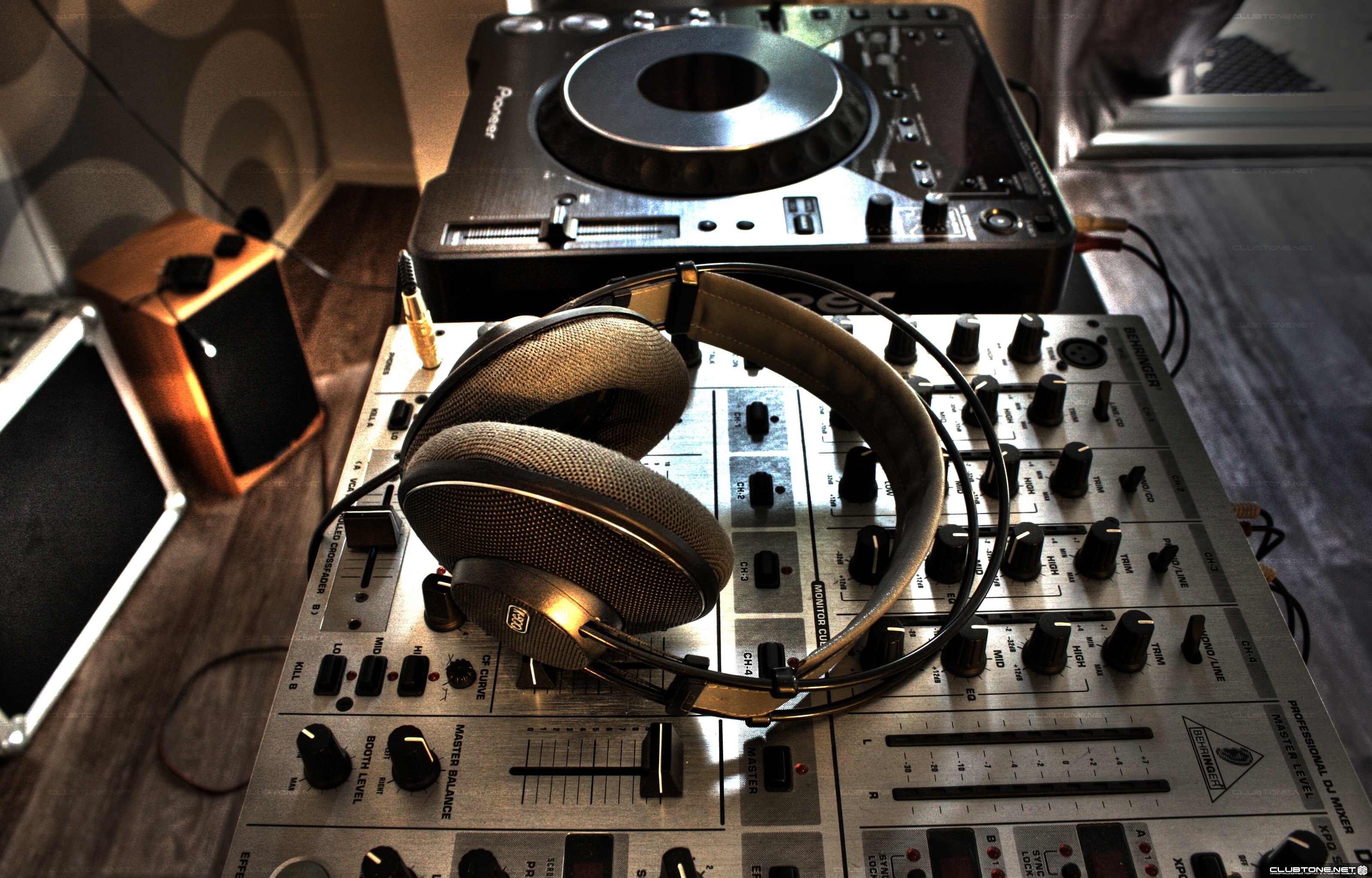 Headphones for DJ  