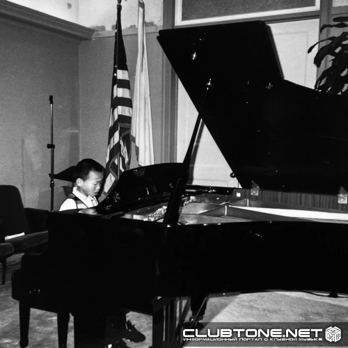 ZHU - KEEP IT MOVING (Original Mix)